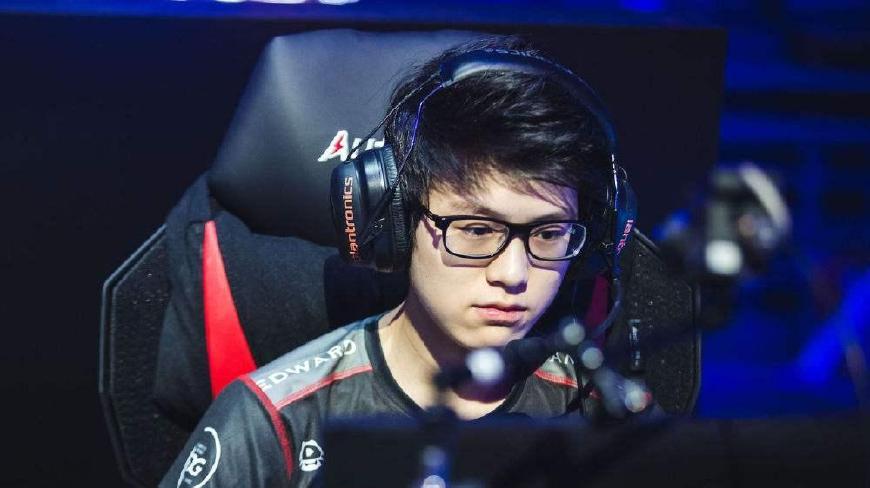 让人们对他 让人们对他