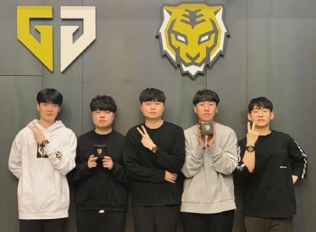 在本轮英超 在本轮英超